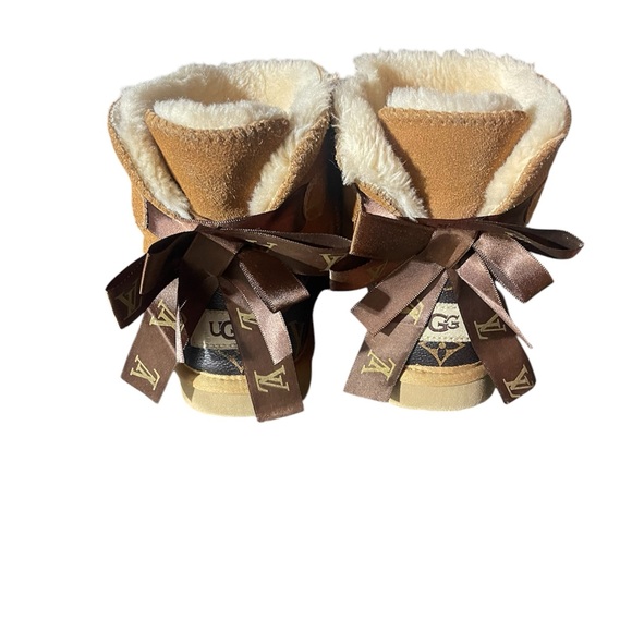 UGG Other - Tan Winter Boots